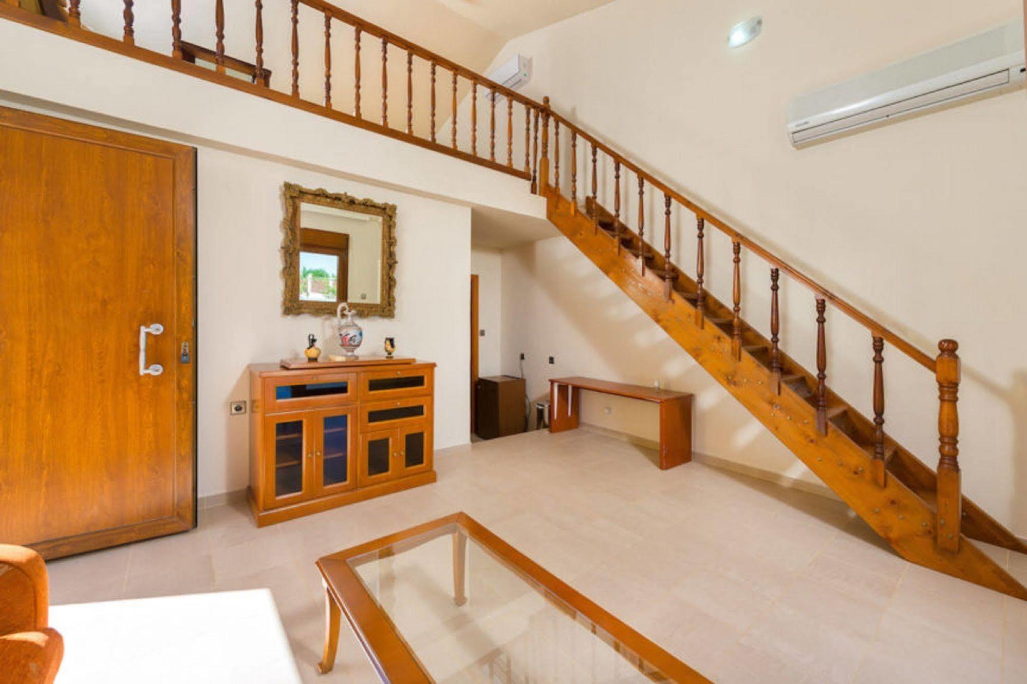 Rose Villa *